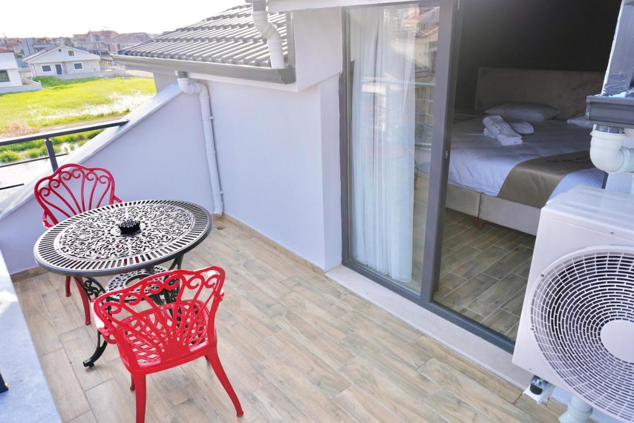 Reynabe Boutique Hotel Дикили Экстерьер фото