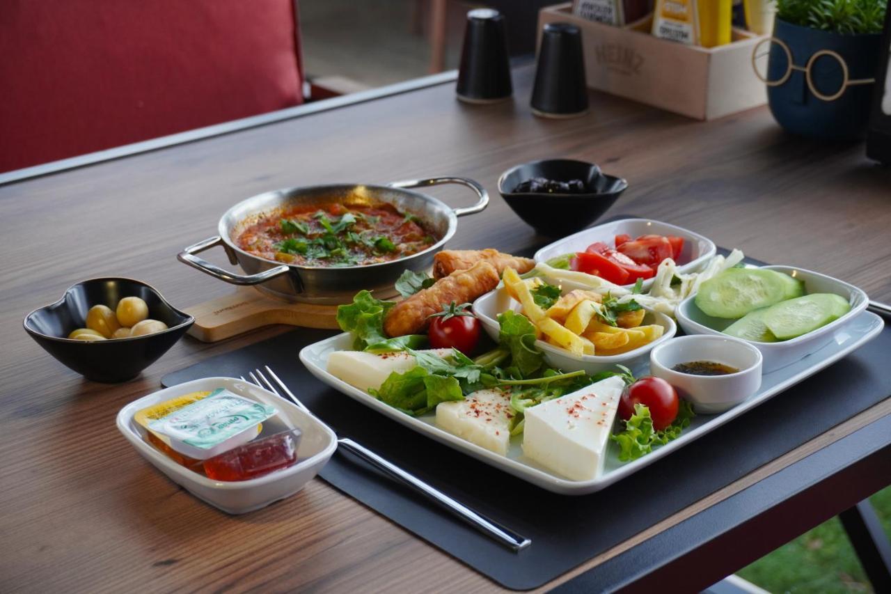 Reynabe Boutique Hotel Дикили Экстерьер фото