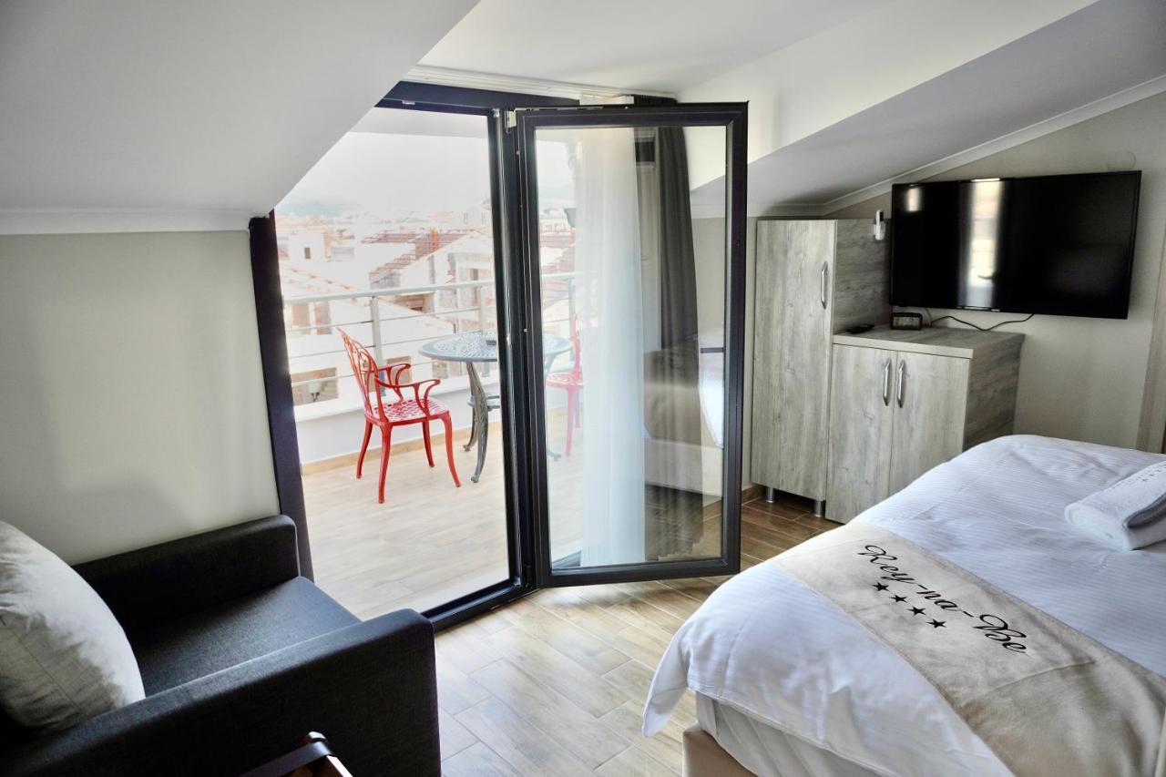 Reynabe Boutique Hotel Дикили Экстерьер фото