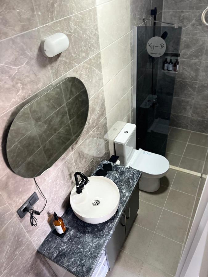 Reynabe Boutique Hotel Дикили Экстерьер фото
