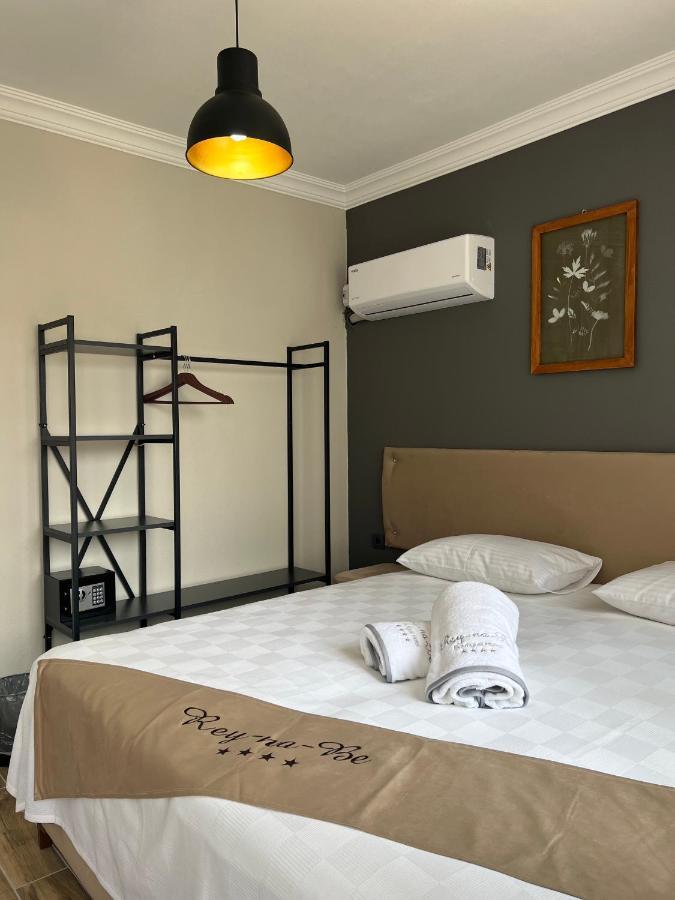 Reynabe Boutique Hotel Дикили Экстерьер фото